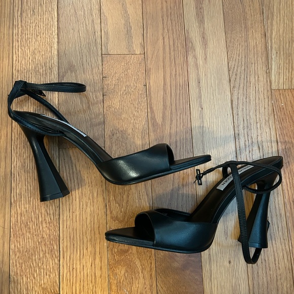Steve Madden BEKI Black leat Heels - Picture 2 of 5